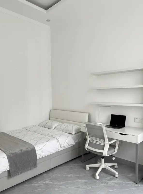 Phòng ngủ có bàn làm việc nhà phố 3 phòng ngủ Kon Tum — phong cách hiện đại tối giản