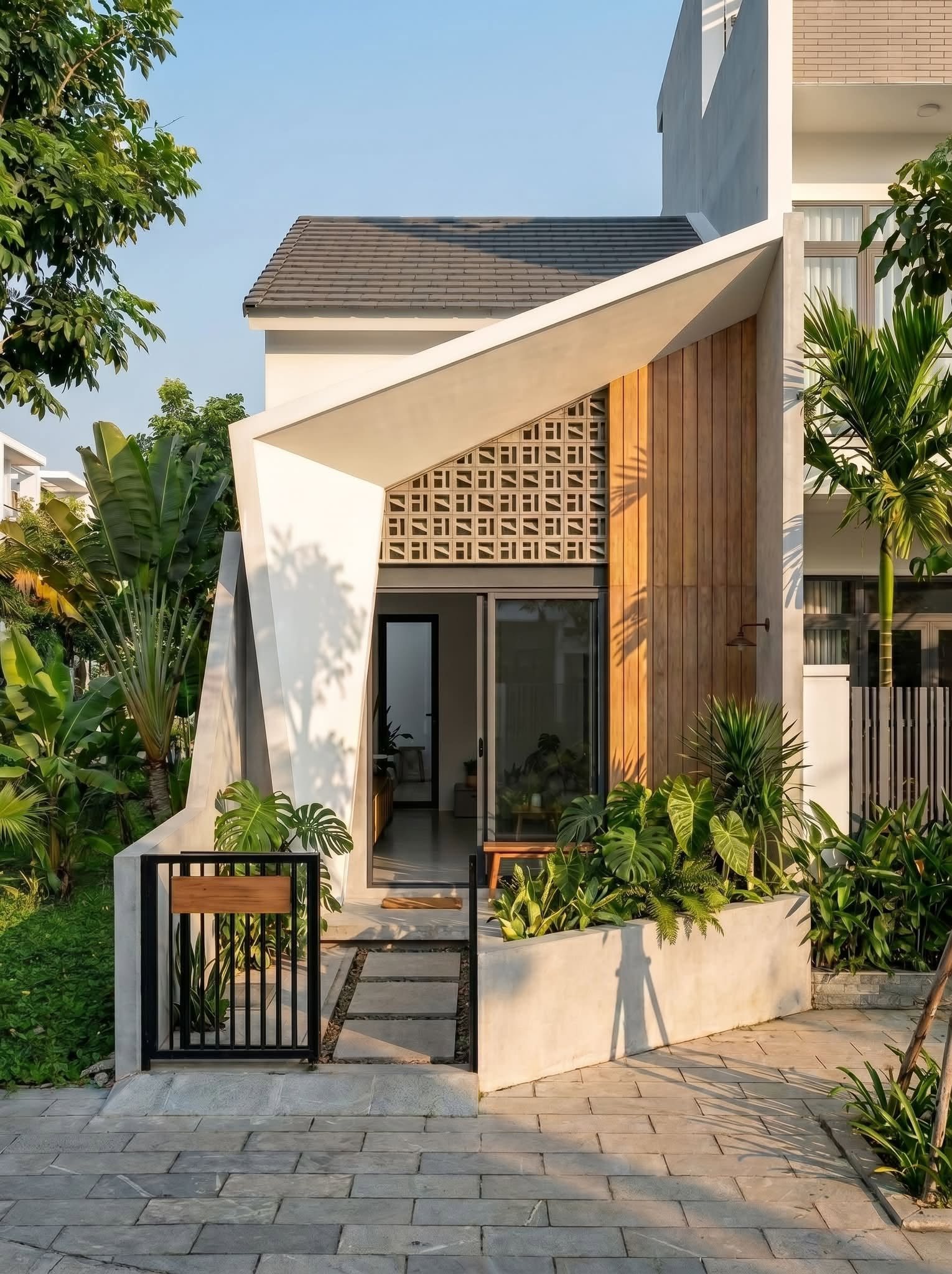 Mặt tiền nhà gỗ, hiên cây — xưởng thiết kế Minh Thư